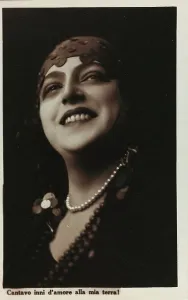 Vintage Women's Clothing Styles Prints: Close up of a woman, postcard