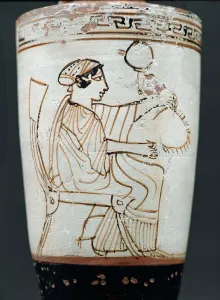 Attic white ground lekythos depicting a woman plaiting a wreath, c.475-420 BC (pottery) Attic white ground lekythos depicting a woman plaiting a wreath, c.475-420 BC (pottery)