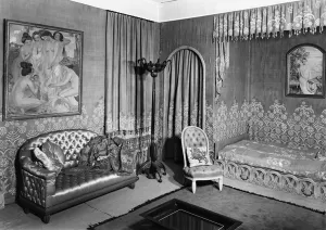 Bedroom belonging to Jeanne Lanvin (1867-1946) c.1920-25 (b/w photo) Bedroom belonging to Jeanne Lanvin (1867-1946) c.1920-25 (b/w photo)