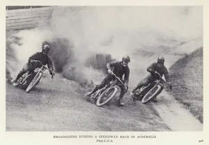Speedway Gallery: Broadsiding during a speedway race in Australia (b / w photo)