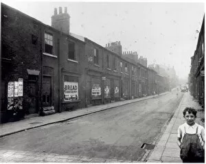 Terraced Houses Gallery: Byron Street, Leylands, Leeds, 14th August 1935 (b / w photo)