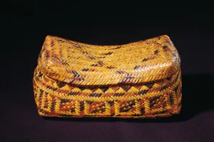 Cherokee polychrome twill plaited basket (rivercane) Cherokee polychrome twill plaited basket (rivercane)