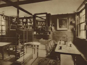 Chop room of Ye Olde Cheshire Cheese pub, Fleet Street (b/w photo) Chop room of Ye Olde Cheshire Cheese pub, Fleet Street (b/w photo)