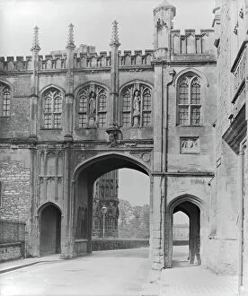 Pinnacle Collection: City Gate, Wells (b/w photo) Bishop's Palace, Wells Cathedral (b/w photo)