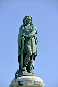Colossal statue of Vercingetorix (72-46 BC), Gallic leader - Sculpture of Millet Aime Colossal statue of Vercingetorix (72-46 BC), Gallic leader - Sculpture of Millet Aime