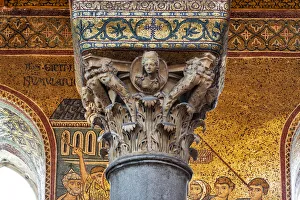 Corinthian capital, dating back to Roman age, between the Northern nave and the main one Corinthian capital, dating back to Roman age, between the Northern nave and the main one