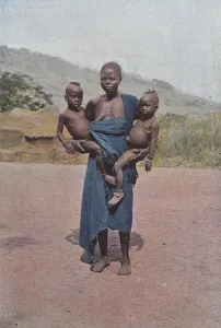 Dahomeenne Portant Ses Deux Jumeaux (colour photo) Dahomeenne Portant Ses Deux Jumeaux (colour photo)