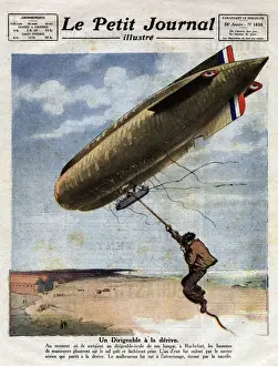 A derive airship: as they were taking out a school airship out of its hangar in Rochefort A derive airship: as they were taking out a school airship out of its hangar in Rochefort