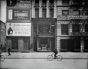 City Scene Gallery: Detroit Photographic Co. 229 5th Ave. New York, c.1900-05 (b/w photo)