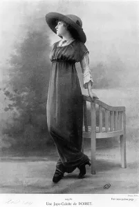 A divided skirt by Paul Poiret (1879-1944) April 1911 (b/w photo) A divided skirt by Paul Poiret (1879-1944) April 1911 (b/w photo)