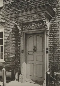 West Street Gallery: Doorway, West Street, Rye, Sussex (b / w photo)