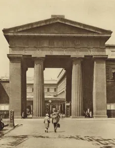 Doric arch leading to Euston Station (b/w photo) Doric arch leading to Euston Station (b/w photo)