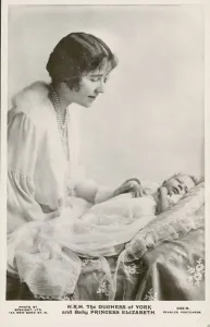 The Duchess of York and baby Queen Elizabeth, 1926 (b/w photo) The Duchess of York and baby Queen Elizabeth, 1926 (b/w photo)