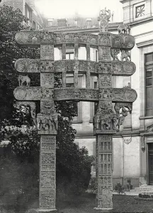Eastern Gate of the Tumulus of Sanchie (b/w photo) Eastern Gate of the Tumulus of Sanchie (b/w photo)
