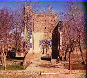 Guri Collection: Entrance to Gur-Emir (tomb of the king) Samarkand, 1905-1915 (photo)