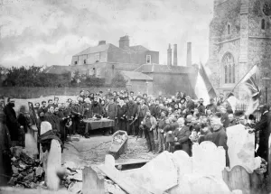 Exhumation of the body of Ugo Foscolo in the cemetery of Chiswick in 1871 - photo atelier Exhumation of the body of Ugo Foscolo in the cemetery of Chiswick in 1871 - photo atelier