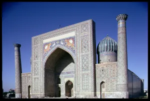 Facade of the Shirdar Madrasa, Timurid period, Rigestan Square, c.1619-35 (photo) Facade of the Shirdar Madrasa, Timurid period, Rigestan Square, c.1619-35 (photo)