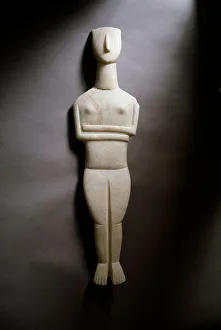 Female idol, schematic figurine, white marble with ochre inlays, 3200-2000 BC Female idol, schematic figurine, white marble with ochre inlays, 3200-2000 BC