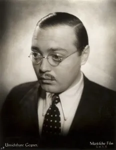 Still from the film Invisible Enemy with Peter Lorre, 1933 (b/w photo) Still from the film Invisible Enemy with Peter Lorre, 1933 (b/w photo)