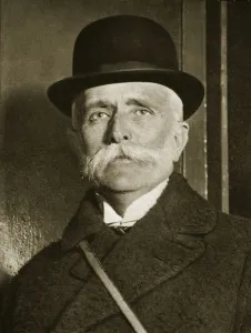 Finance Minister Jose Yves Limantour arrives in New York, March 1911 (b/w photo) Finance Minister Jose Yves Limantour arrives in New York, March 1911 (b/w photo)