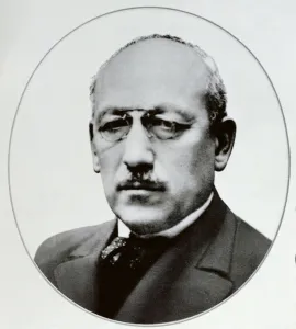 Gaetan Gatian de Clerambault (1872-1934) 1920-30 (b/w photo) Gaetan Gatian de Clerambault (1872-1934) 1920-30 (b/w photo)