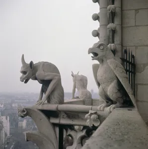 Gargoyles on the balustrade of the Grande Galerie, replica of a 12th century original Gargoyles on the balustrade of the Grande Galerie, replica of a 12th century original
