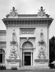 Gate of the military exhibition at the Universal Exhibition, Paris, 1889 (b/w photo) Gate of the military exhibition at the Universal Exhibition, Paris, 1889 (b/w photo)