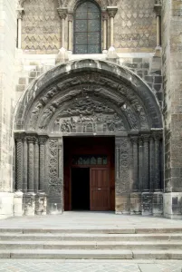 Gothic Art: Right-hand portal of the western facade of the Basilica of Saint Denis Gothic Art: Right-hand portal of the western facade of the Basilica of Saint Denis