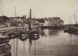 St Andrews Gallery: The Harbour, St Andrews (b / w photo)