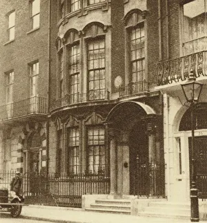 Medical Science Gallery: Harley Street, Marylebone (b / w photo)