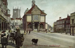 High Street Gallery: High Street, Town Hall, Marlborough, Wiltshire (colour photo)