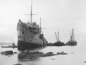 HMS Flora Run Aground in 1903 (b/w photo) HMS Flora Run Aground in 1903 (b/w photo)