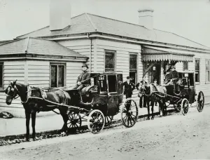 Horse-drawn cabs at Westbourne Park Station, 1885 (b/w photo) Horse-drawn cabs at Westbourne Park Station, 1885 (b/w photo)