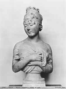 Juliette Recamier (1777-1849) c.1805-06 (marble) (see also 242735) (b/w photo) Juliette Recamier (1777-1849) c.1805-06 (marble) (see also 242735) (b/w photo)