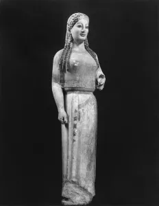 Kore known as Kore wearing a peplos, c.540 BC (see also 148401, 345948, 345951) (marble) Kore known as Kore wearing a peplos, c.540 BC (see also 148401, 345948, 345951) (marble)