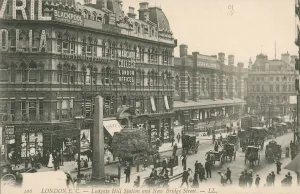 New Bridge Street Gallery: Ludgate Hill Station and New Bridge Street, London (photo)