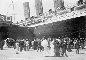 Lusitania arriving in New York City, 1907 (b/w photo) Lusitania arriving in New York City, 1907 (b/w photo)