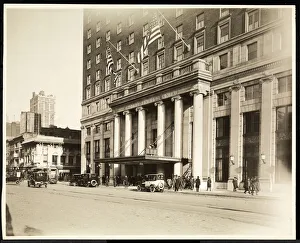Main entrance of the Hotel Pennsylvania, 7th Avenue and 32nd Street, New York Main entrance of the Hotel Pennsylvania, 7th Avenue and 32nd Street, New York