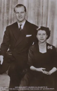 Duke Of Edinburgh Gallery: Her majesty Queen Elizabeth and his royal highness the Duke of Edinburgh (b / w photo)