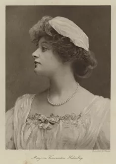 Marjorie Viscountess Helmsley (b / w photo)