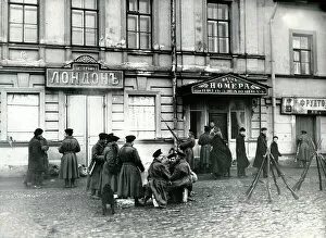 Images Dated 8th August 2013: Militiamen in a St Petersburg street, October 17, 1905 (b / w photo)