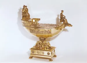 Nef belonging to Empress Josephine de Beauharnais (1763-1814) 1804 (silver-gilt) Nef belonging to Empress Josephine de Beauharnais (1763-1814) 1804 (silver-gilt)