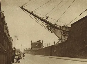 Old sailing ship moored by Manchester Road, Cubitt Town (b/w photo) Old sailing ship moored by Manchester Road, Cubitt Town (b/w photo)