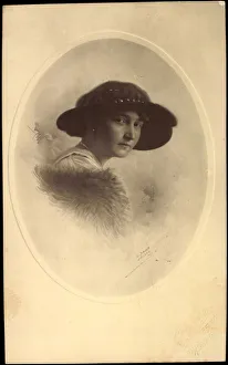 Passepartout Ak Princess Joachim of Prussia, hat (b/w photo) Passepartout Ak Princess Joachim of Prussia, hat (b/w photo)