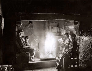 Peasant family near Florence, c.1900 (glass plate)