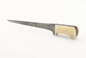 Pesh-kabz and scabbard (metal & walrus ivory) Pesh-kabz and scabbard (metal & walrus ivory)