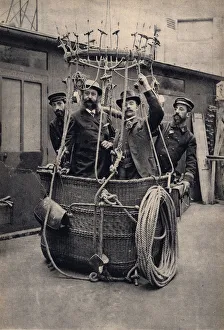 Photographic staging with a hot air balloon. Photography, late 19th century, Paris. Coll Photographic staging with a hot air balloon. Photography, late 19th century, Paris. Coll