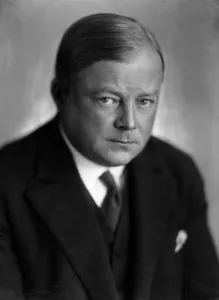 Portrait of German publisher Ernst Rowohlt (b/w photo) Portrait of German publisher Ernst Rowohlt (b/w photo)