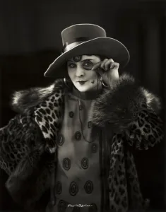 Portrait of Lilian Harvey in the film Die tolle Lola , 1927 (b/w photo) Portrait of Lilian Harvey in the film Die tolle Lola , 1927 (b/w photo)