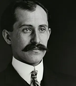 Portrait of Orville Wright age 34, 1905 (photo) Portrait of Orville Wright age 34, 1905 (photo)